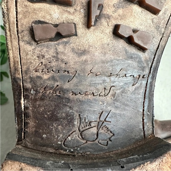 John Fluevog Chelsea Boots Brown Distressed Leather Pull On Women’s Size 8W - Picture 15 of 16